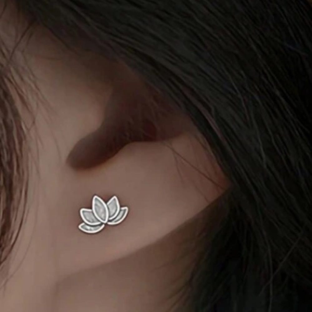 Luxe 925 sterling silver Blossom Studs Earrings - Picture 2 of 8